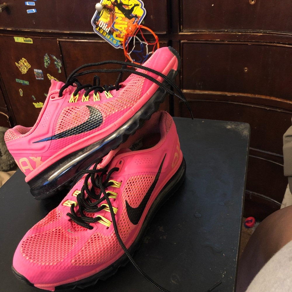 Ladies Nike air max